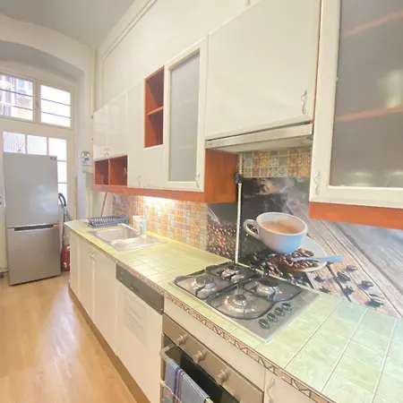 Bbudapest River Park 布达佩斯